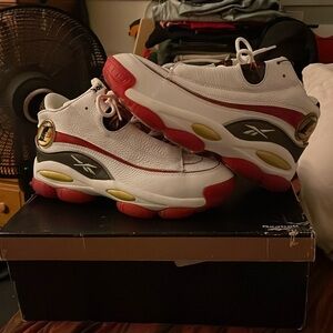 Allen Iversons signature Reebok The Answer dmx size 9.5 condition 9.5 out of 10